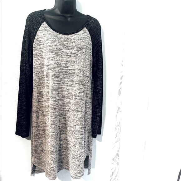 Nicole Miller New York Sweater Dress Size Medium - Picture 1 of 8